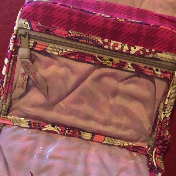 New Vera Bradley Paisley Meets Plaid Essentials Cosmetic Case - Picture 5 of 6
